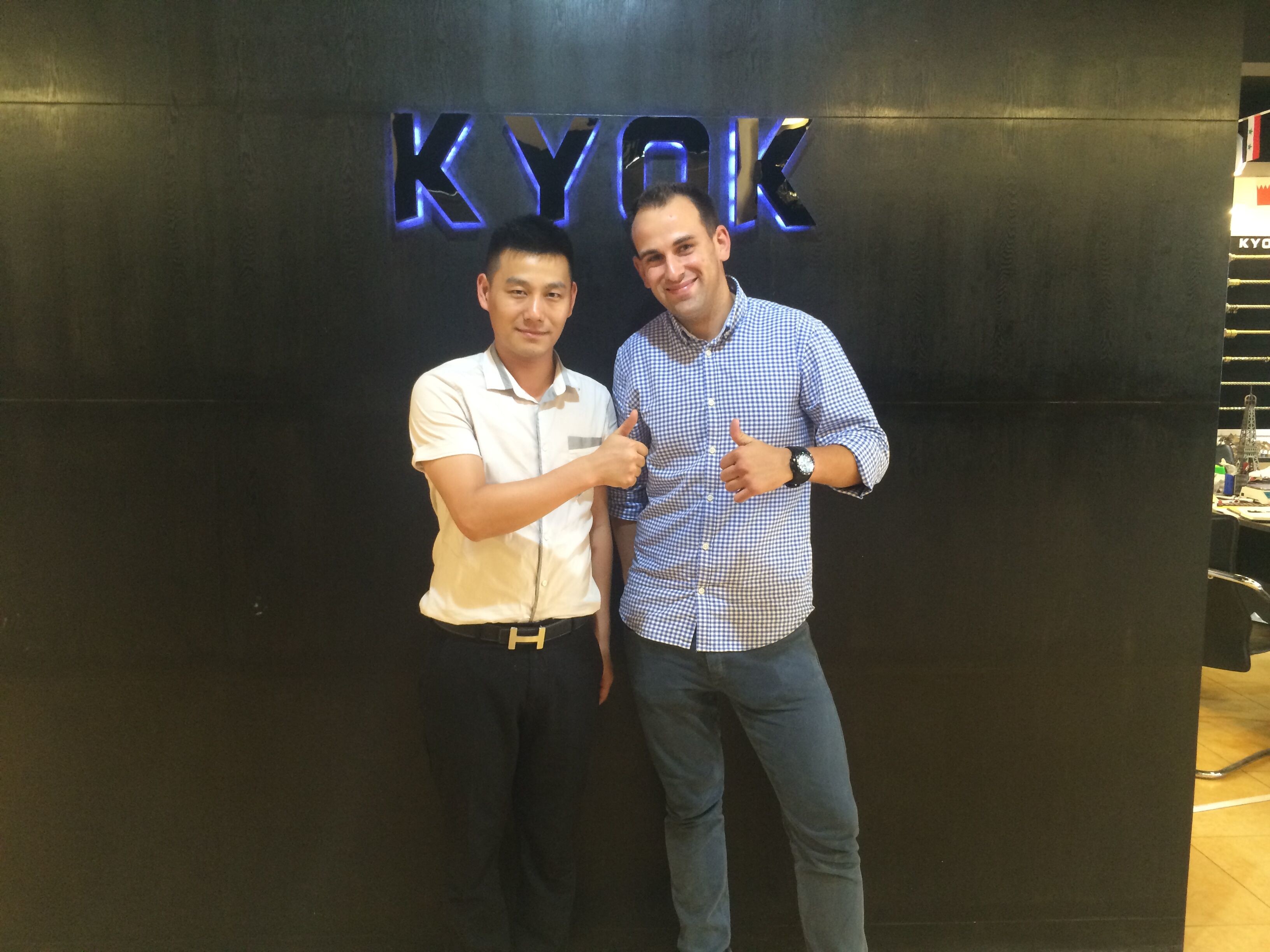 กรณี บริษัท ล่าสุดเกี่ยวกับ ลูกค้าชาวสเปนเข้าเยี่ยมชม KYOK
